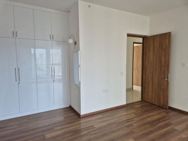 Rental | 3.5 BHK + Pooja Room 2100 Sq.Ft. Apartment in SNN Clermont