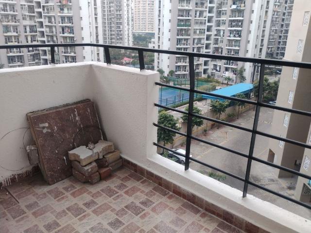 Rental | 3.5 BHK + Prayer Room,Servant Room 1900 Sq.Ft. Apartment in Mahagun Moderne