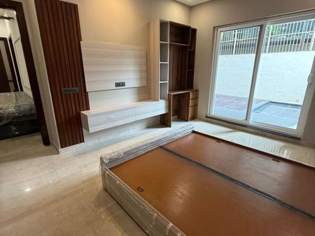 Rental | 3.5 BHK + Prayer Room,Servant Room,Study Room,Extra Room,Basement,Store Room 2645 Sq.Ft. Apartment in Parsvnath Exotica