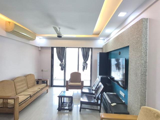Rental | 3.5 BHK + Servant Room 1150 Sq.Ft. Apartment in Neelam Senroofs