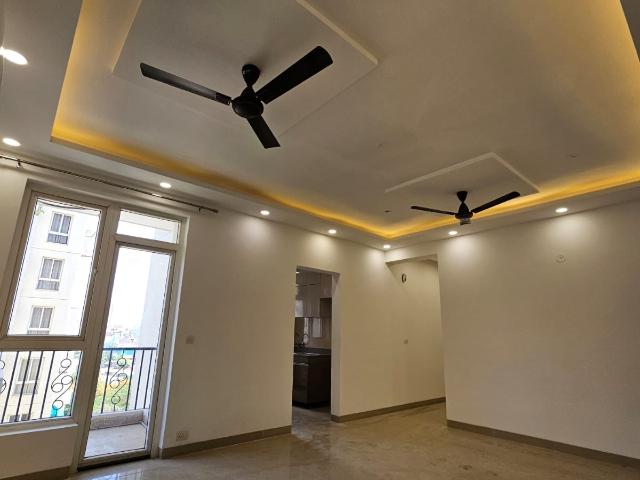 Rental | 3.5 BHK + Servant Room 1395 Sq.Ft. Apartment in Emaar Emerald Estate