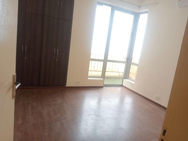 Rental | 3.5 BHK + Servant Room 1550 Sq.Ft. Apartment in Unitech The Residences Sector 33