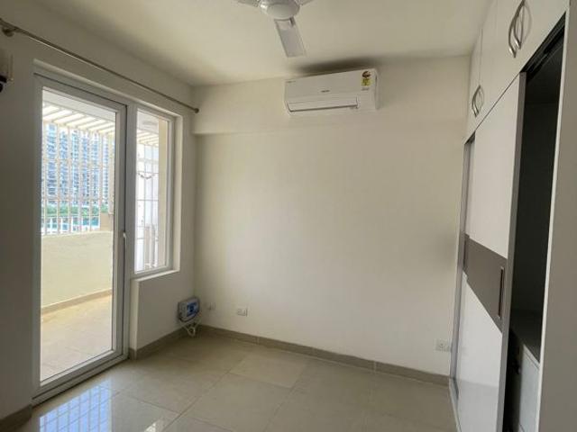 Rental | 3.5 BHK + Servant Room 1650 Sq.Ft. Apartment in Emaar Emerald Floors Premier