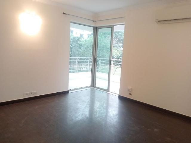 Rental | 3.5 BHK + Servant Room 1670 Sq.Ft. Apartment in Ireo Uptown