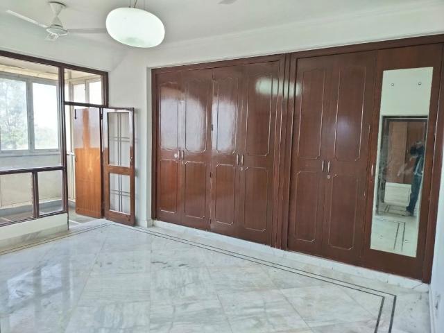 Rental | 3.5 BHK + Servant Room 1850 Sq.Ft. Apartment in Dwarka