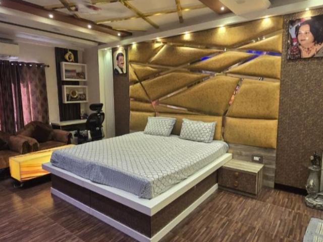Rental | 3.5 BHK + Servant Room 1850 Sq.Ft. Apartment in VVIP Addresses