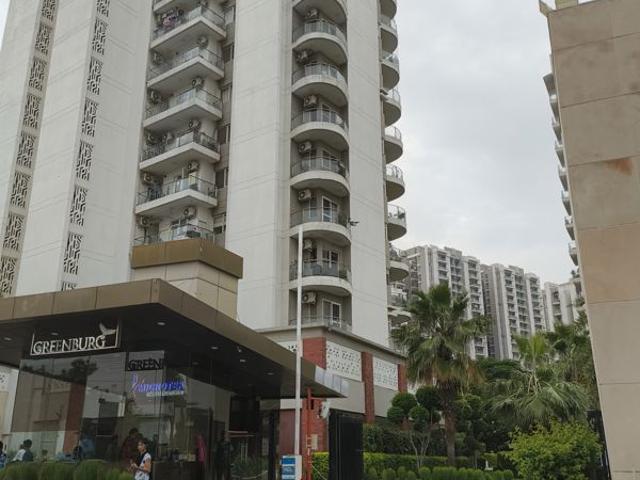 Rental | 3.5 BHK + Servant Room 1895 Sq.Ft. Apartment in Microtek Greenburg