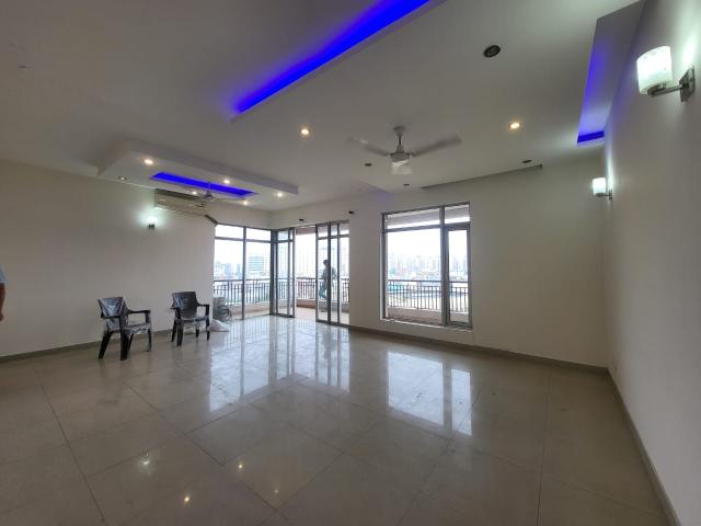 Rental | 3.5 BHK + Servant Room 1950 Sq.Ft. Apartment in Bestech Park View Spa Next