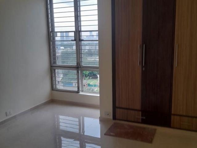 Rental | 3.5 BHK + Servant Room 2050 Sq.Ft. Apartment in Pioneer Park Phase 1