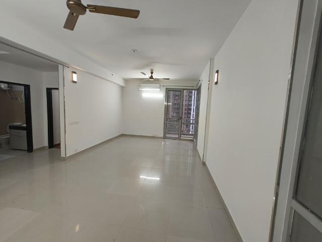 Rental | 3.5 BHK + Servant Room 2075 Sq.Ft. Apartment in Pioneer Park Phase 1