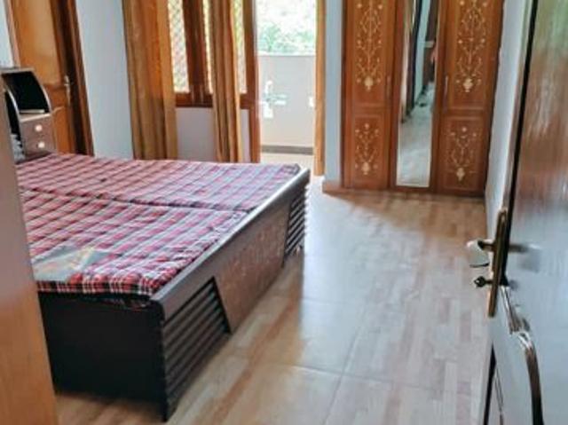 Rental | 3.5 BHK + Servant Room 2000 Sq.Ft. Apartment in Dwarka