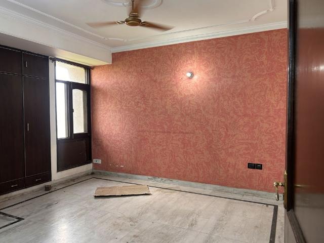Rental | 3.5 BHK + Servant Room 2000 Sq.Ft. Apartment in Sector 12 Dwarka