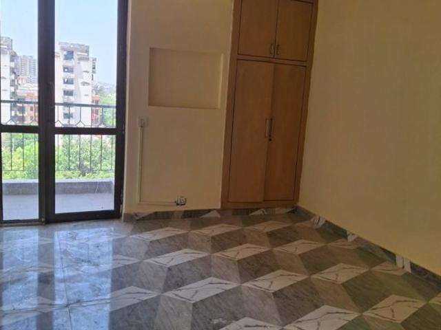 Rental | 3.5 BHK + Servant Room 2032 Sq.Ft. Apartment in BPTP Park Grandeura