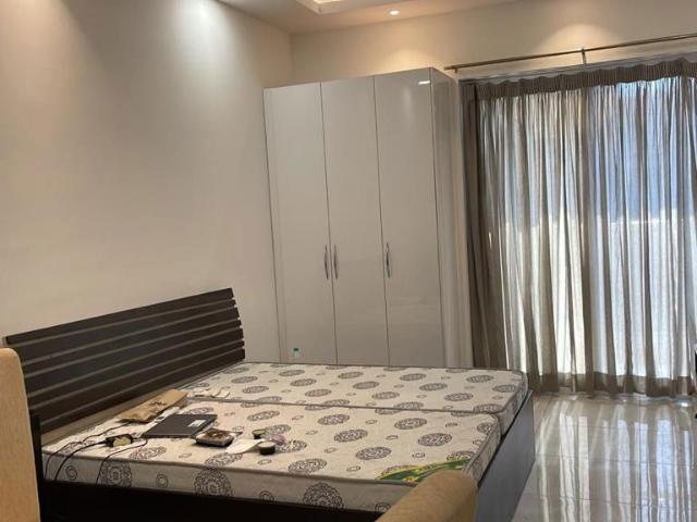 Rental | 3.5 BHK + Servant Room 2175 Sq.Ft. Apartment in Dasnac The Jewel