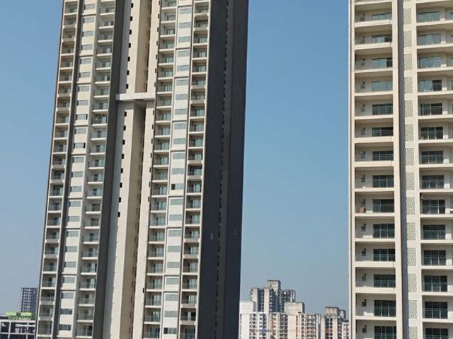 Rental | 3.5 BHK + Servant Room 2129 Sq.Ft. Apartment in Godrej Air Sector 85