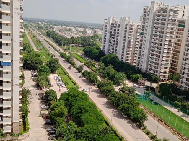 Rental | 3.5 BHK + Servant Room 2257 Sq.Ft. Apartment in Puri Pranayam