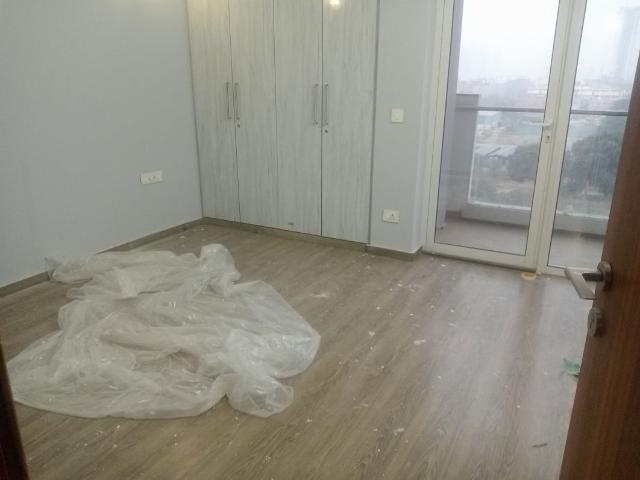 Rental | 3.5 BHK + Servant Room 2491 Sq.Ft. Apartment in Unitech The Close South