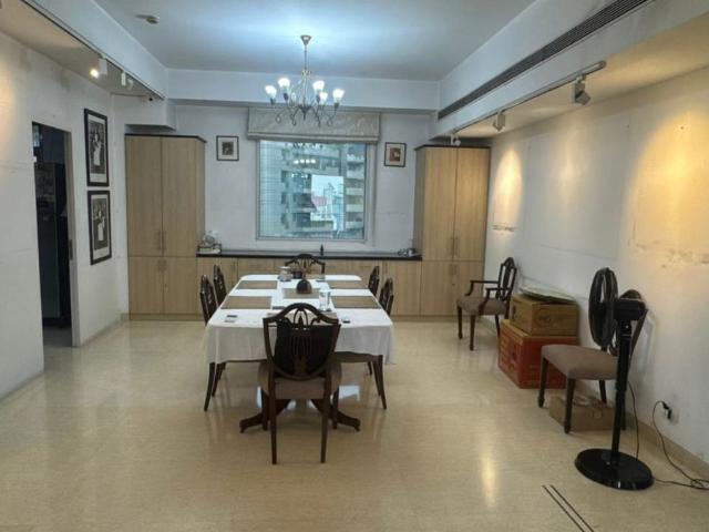 Rental | 3.5 BHK + Servant Room 2750 Sq.Ft. Apartment in Jaypee Imperial Court