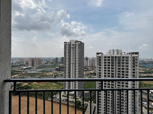 Rental | 3.5 BHK + Servant Room,Basement 2129 Sq.Ft. Apartment in Godrej Air Sector 85