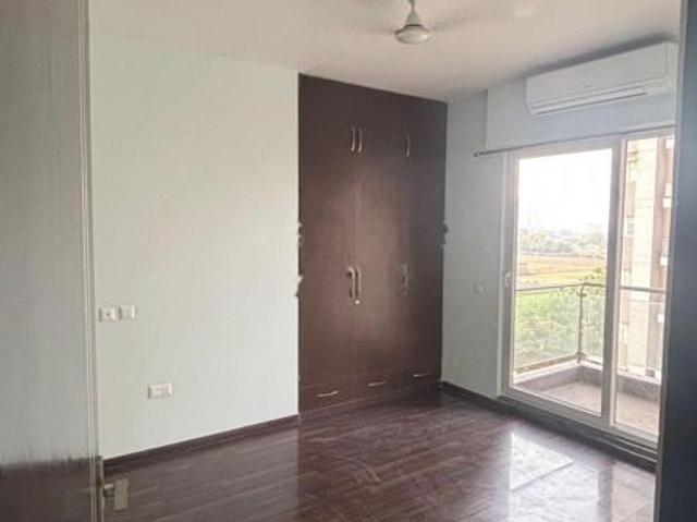 Rental | 3.5 BHK + Servant Room,Extra Room 4560 Sq.Ft. Apartment in Microtek Greenburg
