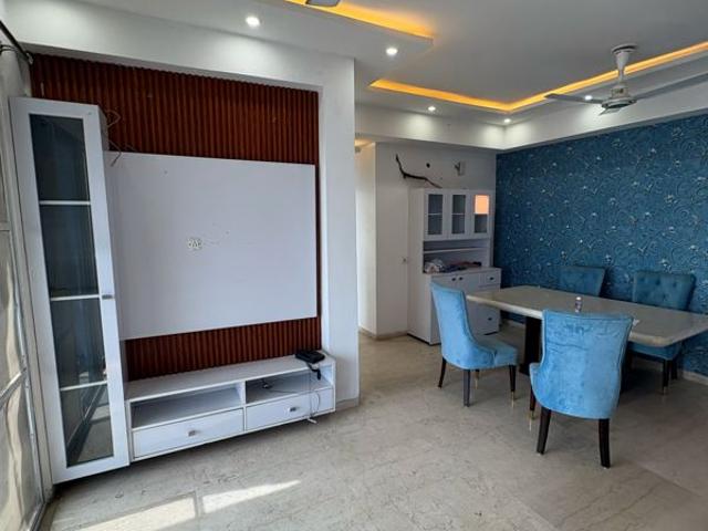 Rental | 3.5 BHK + Servant Room,Extra Room 1900 Sq.Ft. Apartment in Paras Dews