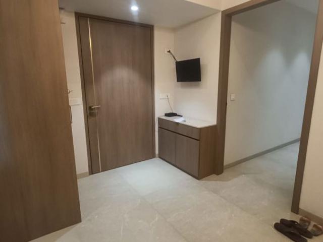 Rental | 3.5 BHK + Servant Room,Extra Room 2350 Sq.Ft. Apartment in Juhu Scheme