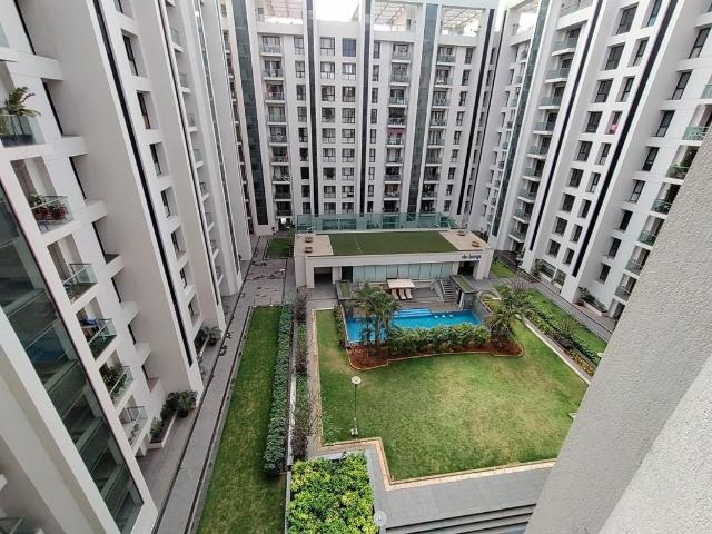 Rental | 3.5 BHK + Servant Room,Extra Room 3000 Sq.Ft. Penthouse in Lunkad Sky Vie