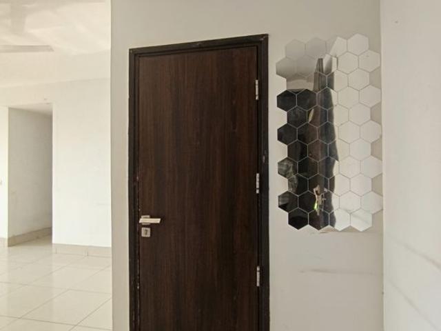 Rental | 3.5 BHK + Servant Room,Extra Room,Store Room 1950 Sq.Ft. Apartment in M3M Escala