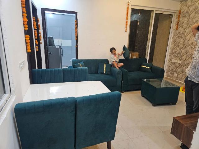 Rental | 3.5 BHK + Servant Room,Study Room 1795 Sq.Ft. Apartment in Prateek Grand City