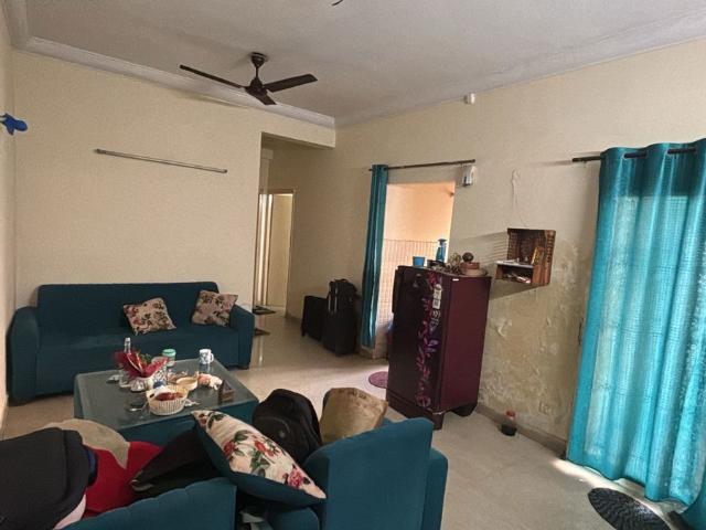 Rental | 3.5 BHK + Servant Room,Study Room 2280 Sq.Ft. Apartment in Gaur Sportswood