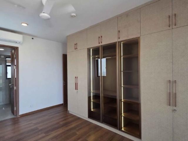 Rental | 3.5 BHK + Servant Room,Study Room 2540 Sq.Ft. Apartment in Krisumi Waterfall Residences
