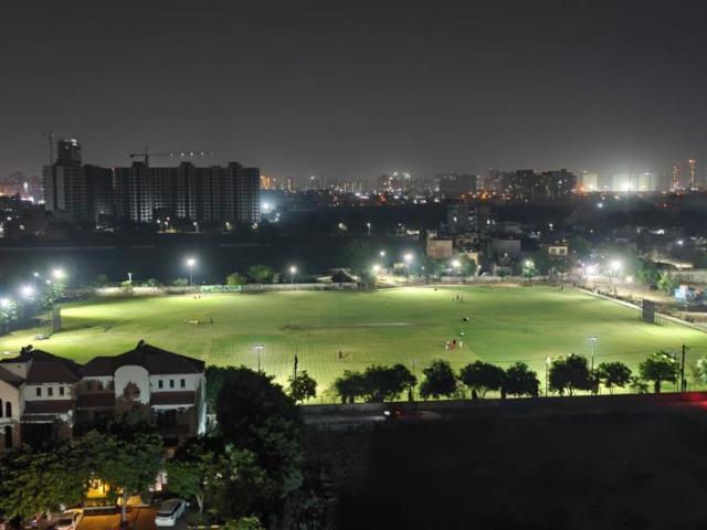 Rental | 3.5 BHK + Servant Room,Store Room 1930 Sq.Ft. Apartment in DLF New Town Heights Town Houses
