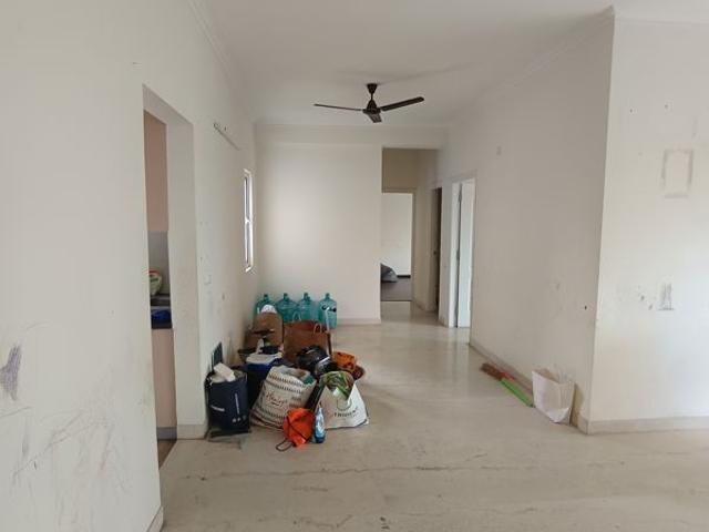 Rental | 3.5 BHK + Servant Room,Store Room 2050 Sq.Ft. Apartment in Shree Vardhman Victoria