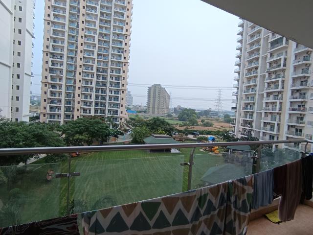 Rental | 3.5 BHK + Servant Room,Store Room 2150 Sq.Ft. Apartment in Shree Vardhman Victoria