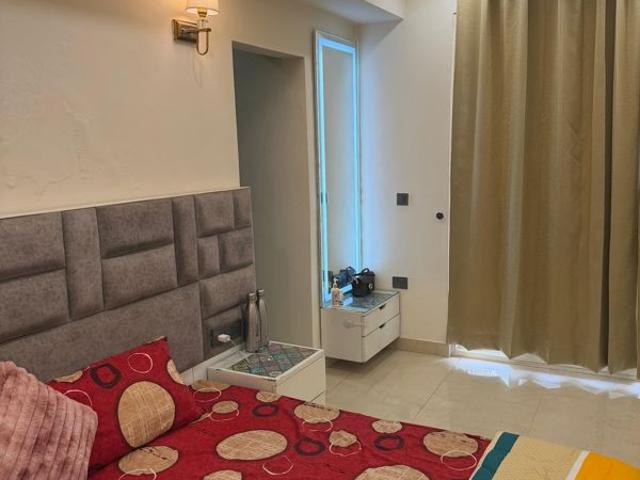 Rental | 3.5 BHK + Servant Room,Store Room 2300 Sq.Ft. Apartment in Mapsko Royale Ville