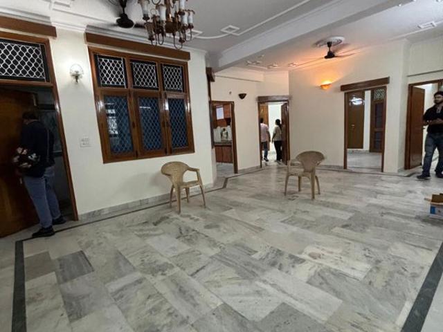 Rental | 3.5 BHK + Store Room 1650 Sq.Ft. Apartment in Sector 11 Dwarka