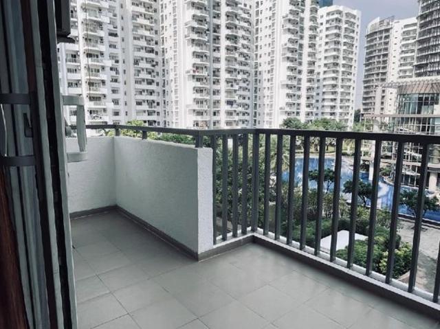 Rental | 3.5 BHK + Store Room 1950 Sq.Ft. Apartment in Emaar The Palm Drive The Premier Terraces