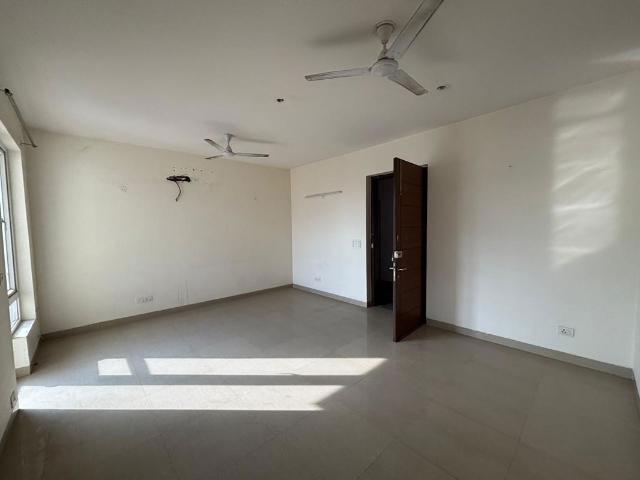Rental | 3.5 BHK + Study Room 1395 Sq.Ft. Apartment in Emaar Emerald Estate