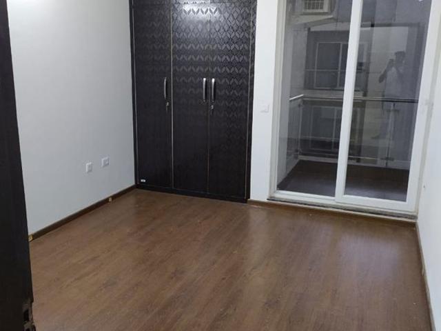 Rental | 3.5 BHK + Study Room 2285 Sq.Ft. Apartment in Microtek Greenburg