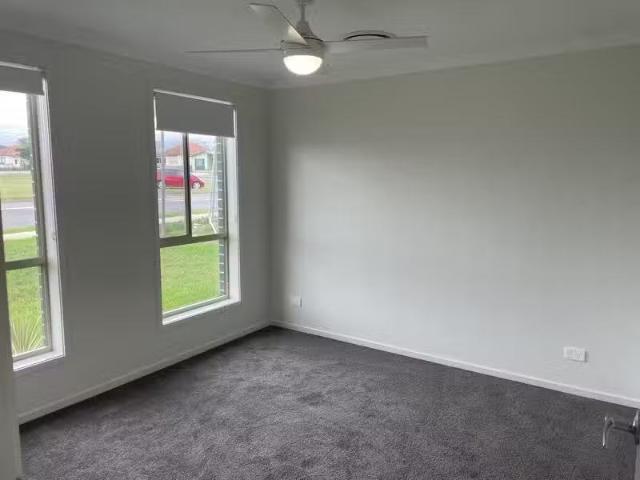 Just in! 3 Waterworks Rd, Rutherford Townhouse for rent Liste.