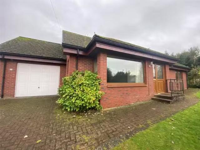 Charming 3 BA 4 bedroom detached house for rent in Tinwald Dow.