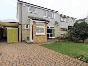 For Rent! 3 BA 4 bedroom semi detached house for rent in Cross.