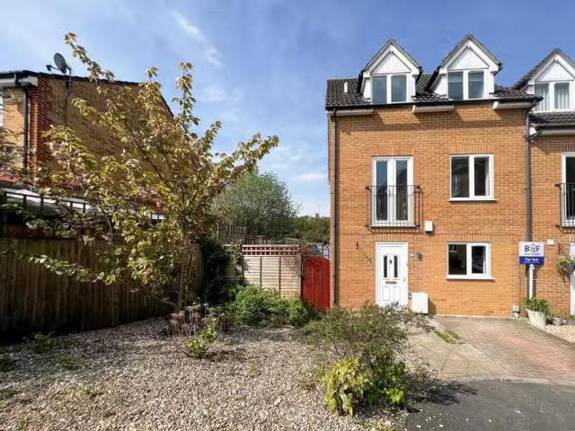 Unique 3 BA 5 bedroom house for rent in The Elms, Staple Hill.