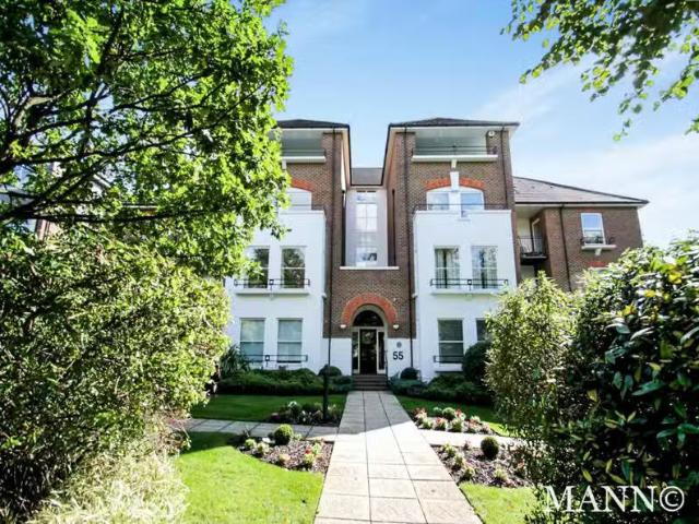 Cheap 3 BA 3 bedroom flat for rent in Rectory Road, Beckenham.