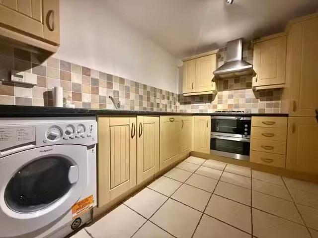 Rental! 3 BA 3 bedroom terraced house for rent in Rosehip Road.
