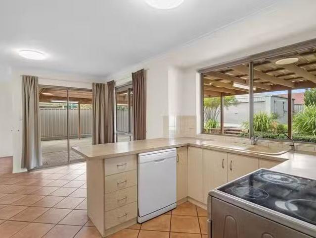 Nice 3 Barbados Drive, Seaford Rise, SA 5169