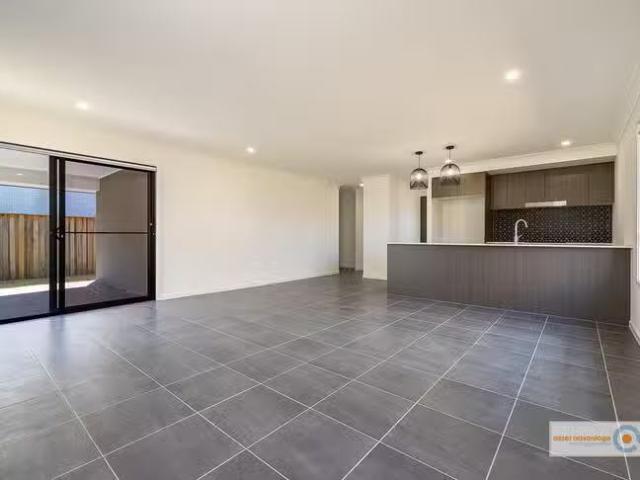 Cheap 3 Bendigo Place, Upper Kedron, QLD 4055