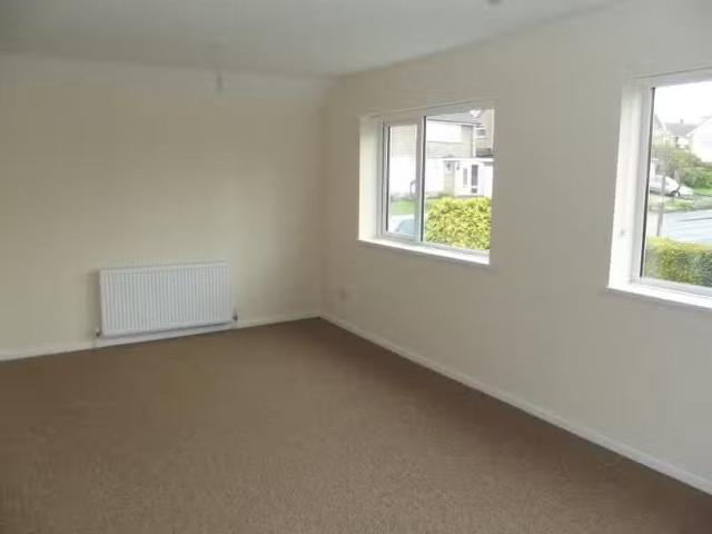 Just in! 3 bedroom apartment for rent in Southcrest Road, Redd.