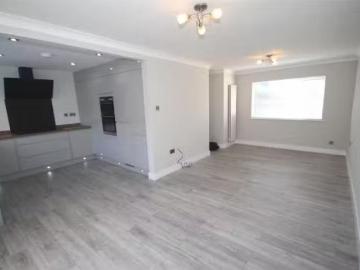 Charming 3 bedroom end of terrace house for rent in Fairmeadow.