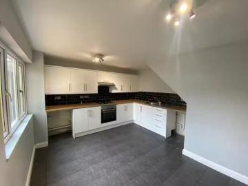 Nice 3 bedroom house for rent in Astley Close, Reddiitch, B98